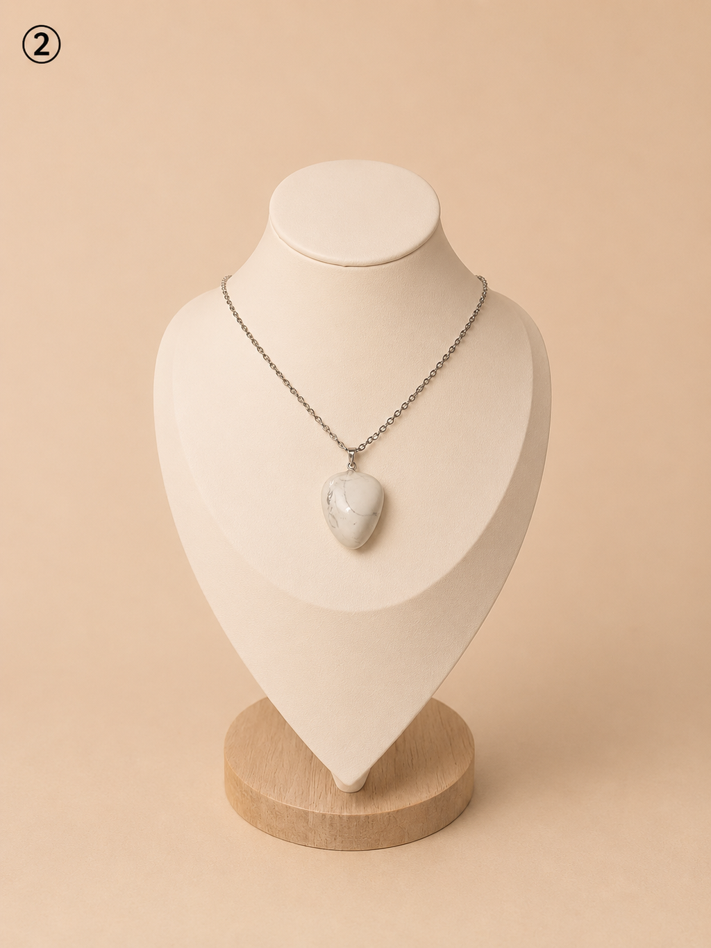 Collier Howlite