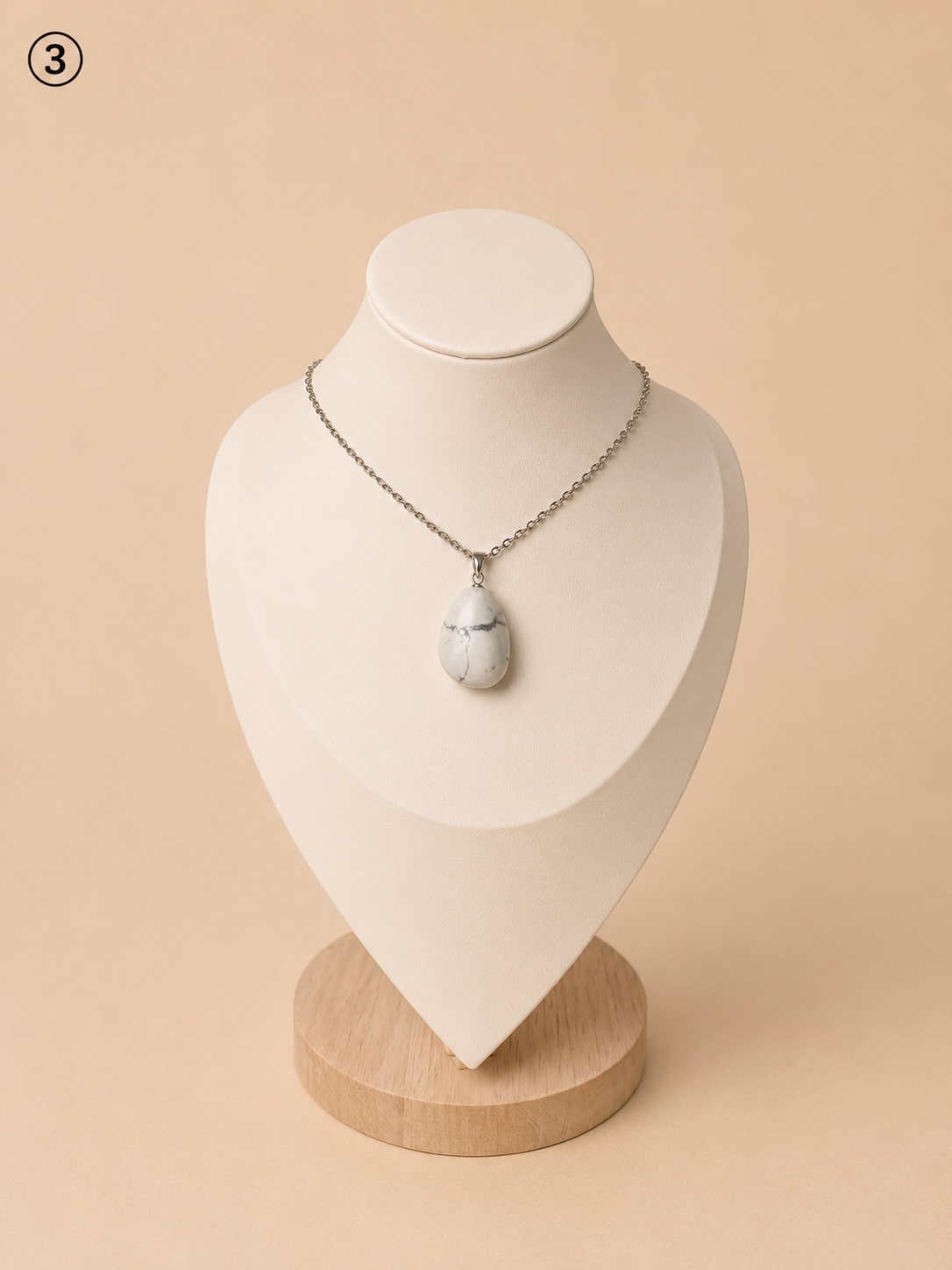Collier Howlite