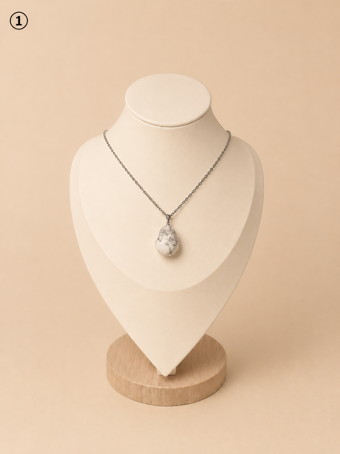 Collier Howlite